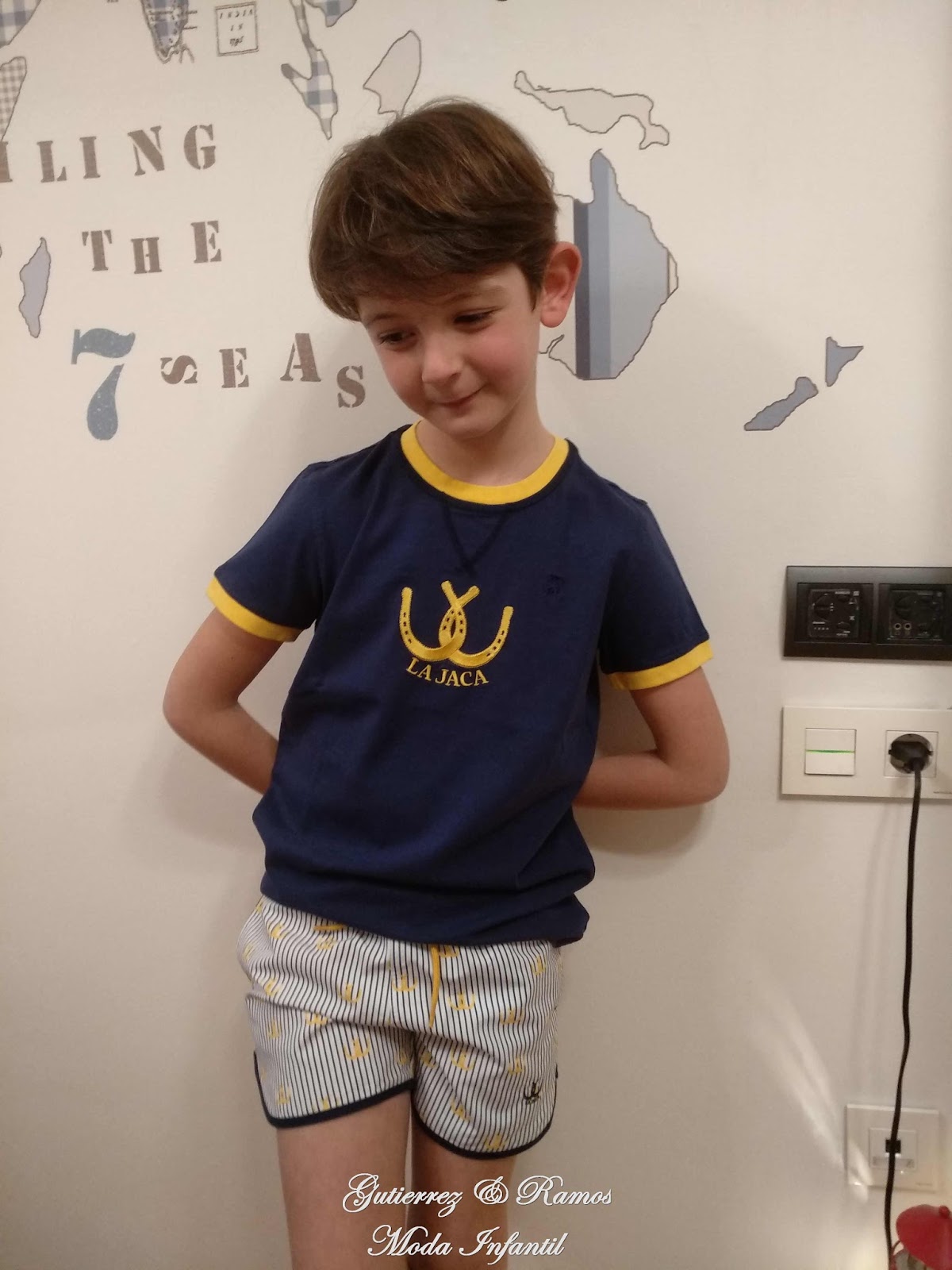 Gutiérrez y Ramos Moda infantil: Conjuntos de baño niño.