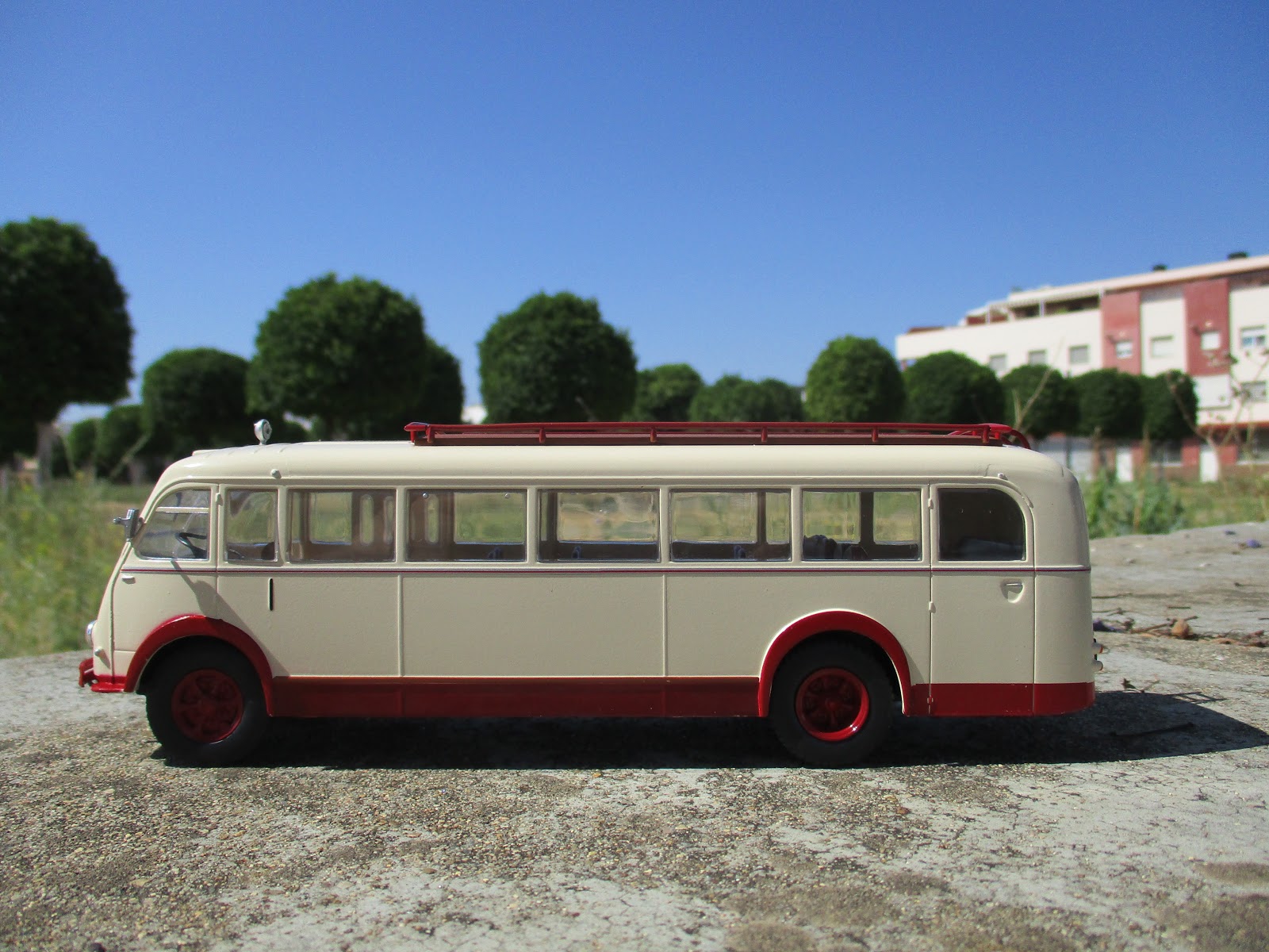 El Garaje Algabeño Renault 215D de IXO/Hachette