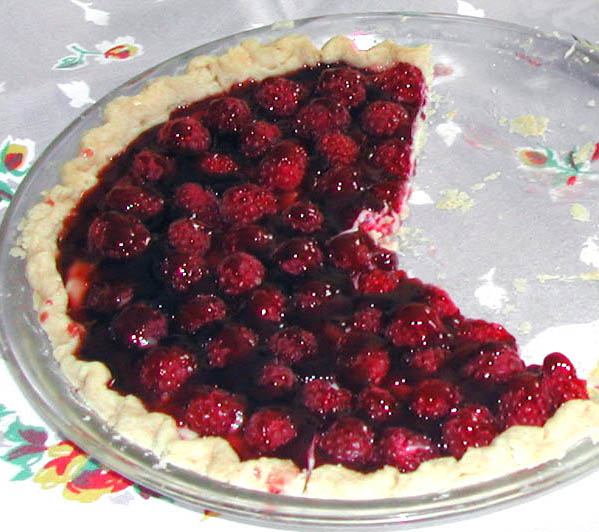 The Iowa Housewife: Family Favorites - French Raspberry Pie