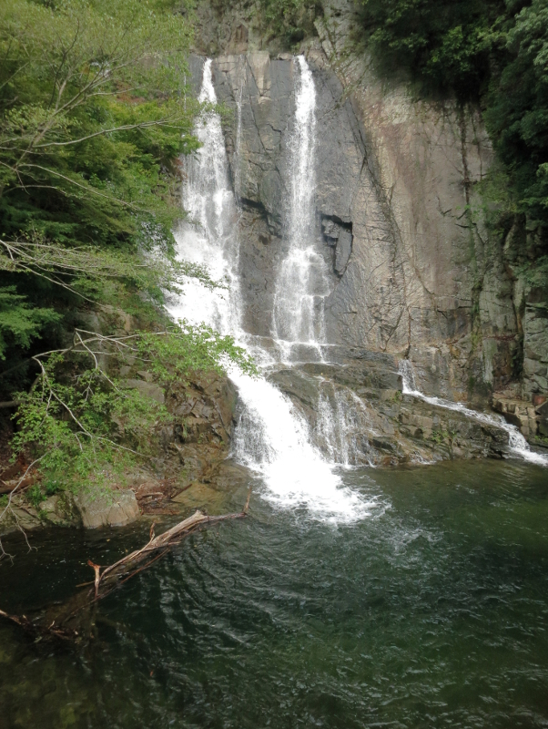 Водопады в Кобе