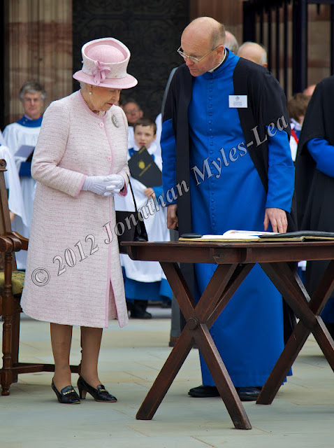 HM The Queen with The Dean of Hereford Cathedral, The Very Reverend Michael Tavinor © Jonathan Myles-Lea