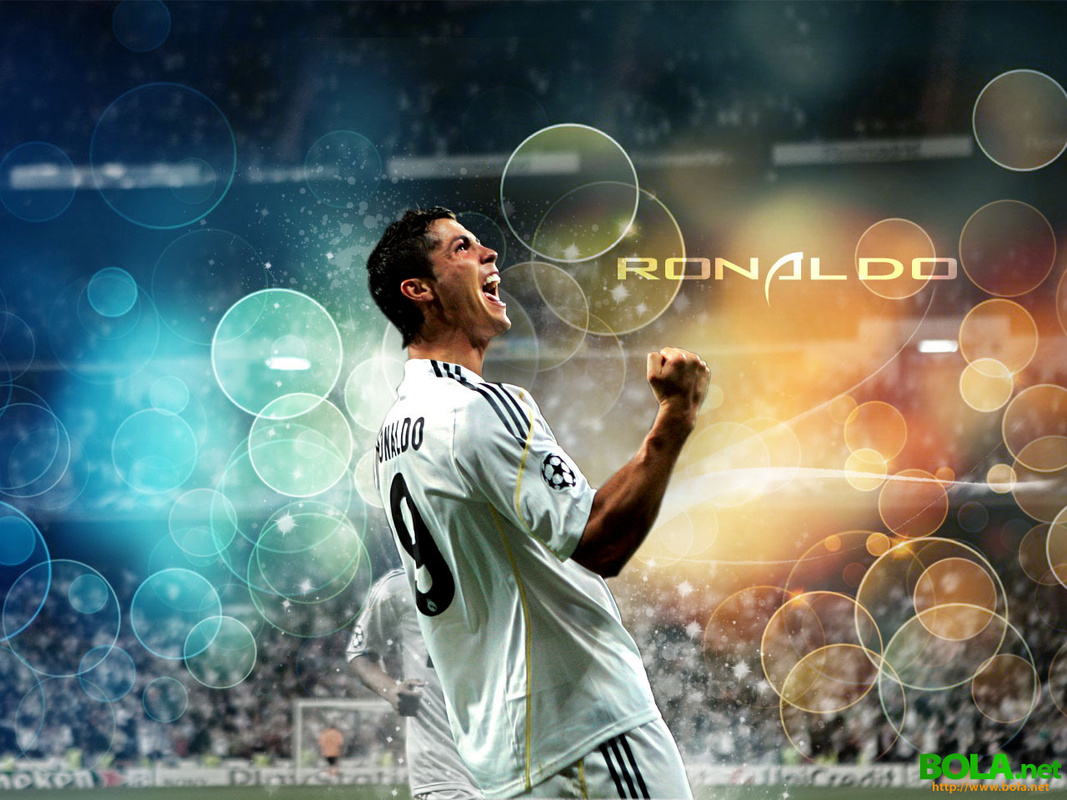 Top Football Players: Cristiano Ronaldo Wallpapers 2012 - C Ronaldo