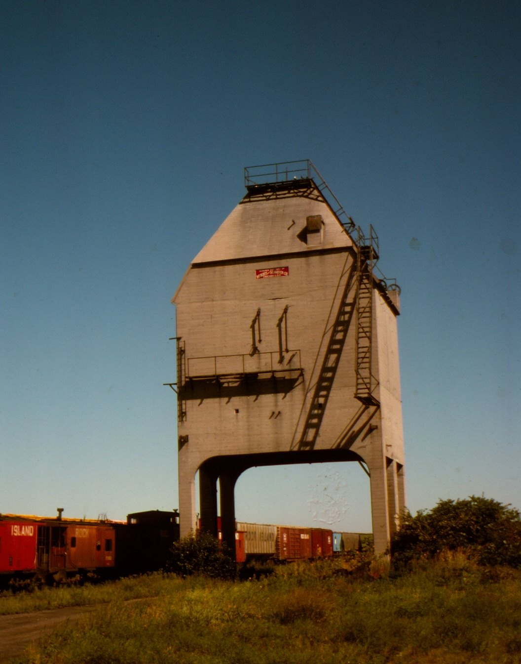 Towns and Nature Herrington, KS Rock Island Coaling Tower