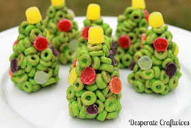 Desperate Craftwives: Cheerios Christmas Trees