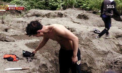 어깨랑 등빨 하나는 진짜 출중한 남돌.jpggif (약후방주의?) | 인스티즈