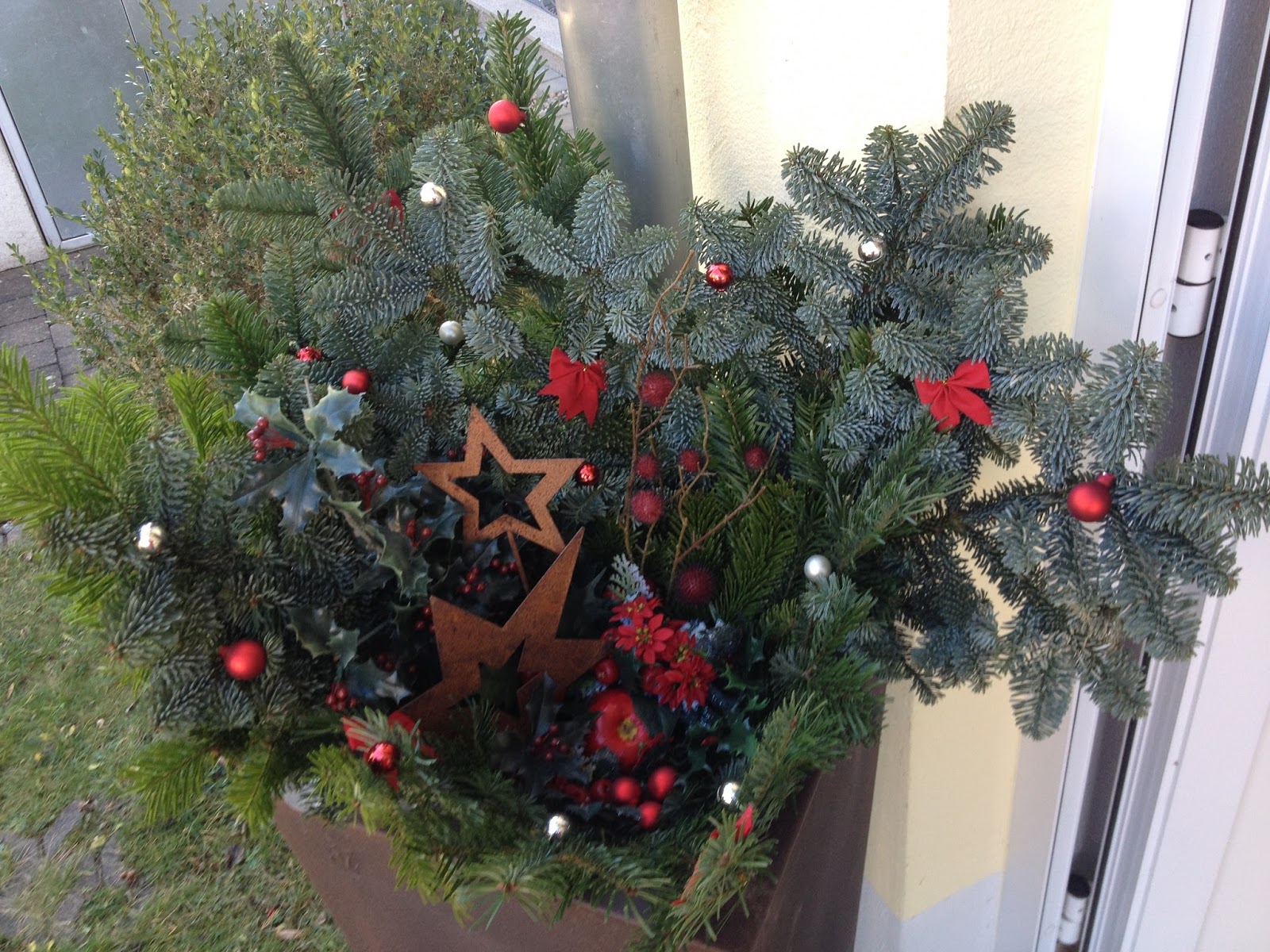 Weihnachtsdeko vorm Haus my loved things