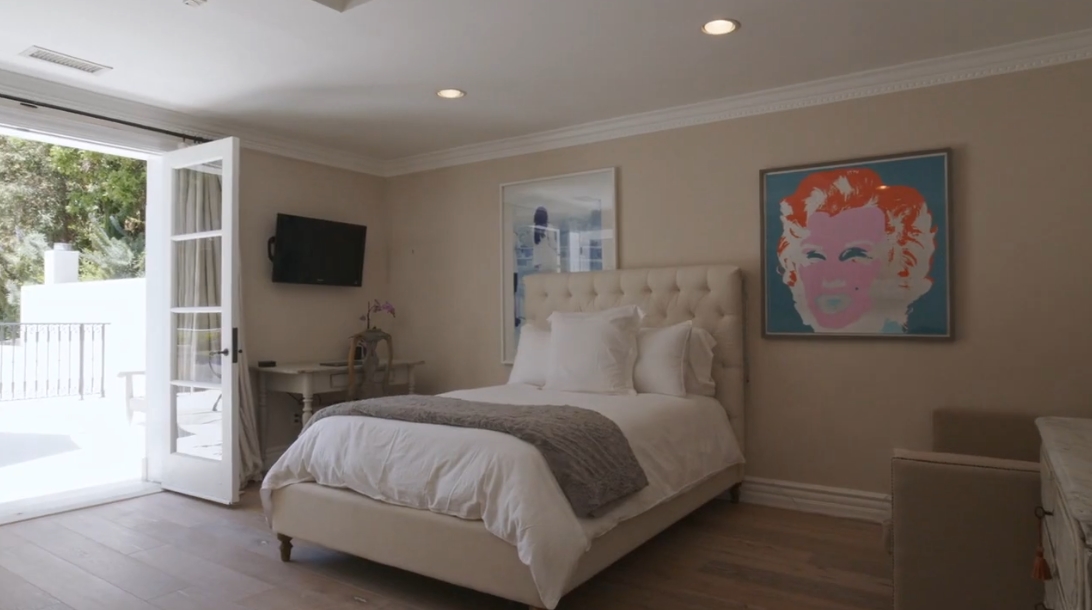 25 Photos vs. 721 Dolo Way, Los Angeles Interior Design Luxury Mansion Tour