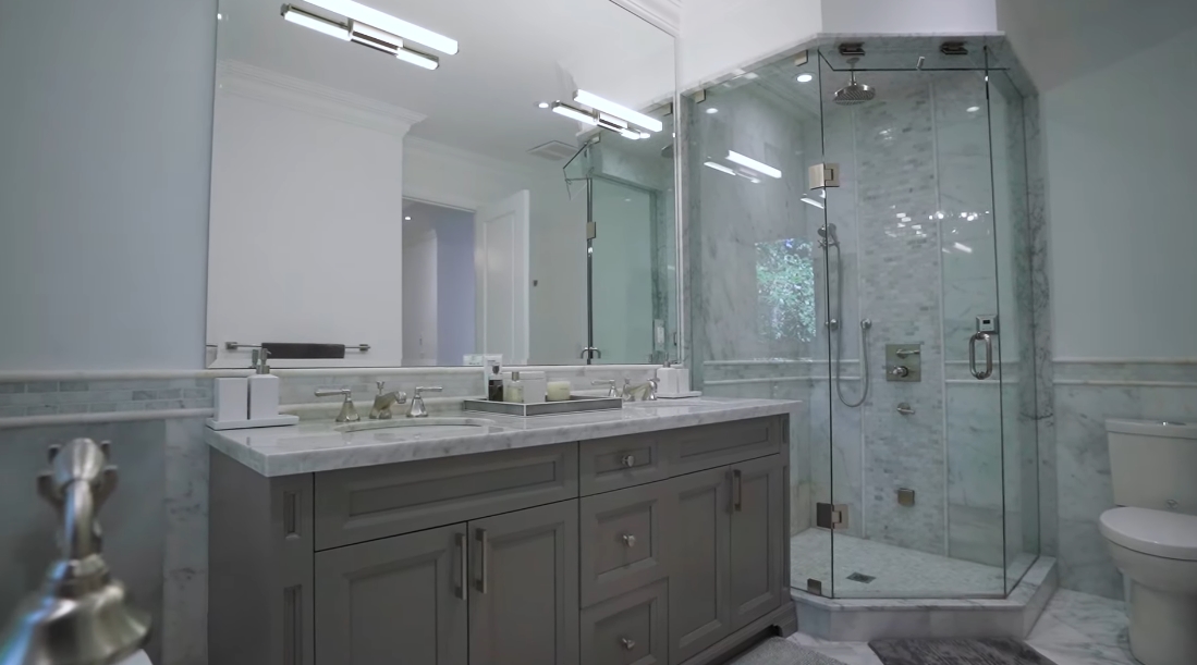 Tour 100 Snowdon Ave, Toronto vs. 43 Interior Design Photos