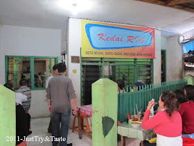 Review Restoran: Makan Siang Mantap di Soto Ria JTT