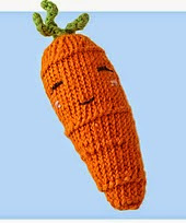 http://translate.google.es/translate?hl=es&sl=en&tl=es&u=http%3A%2F%2Ffreecuteknit.com%2Fvegetable-food-stuffed-toys-fast-easy-cute-sweet-carrot-free-knitting-pattern%2F