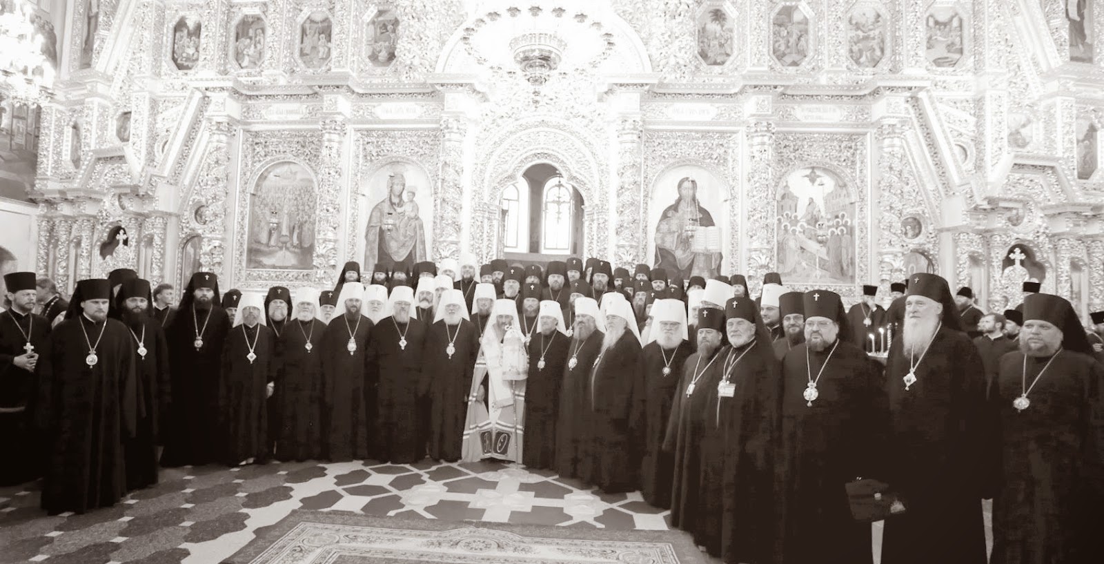 епископат православной церкви. епископ русской православной церкви. патриарх кирилл в старицком монастыре в 2009 году. архиереи русской православной церкви. литургия в храме христа спасителя.