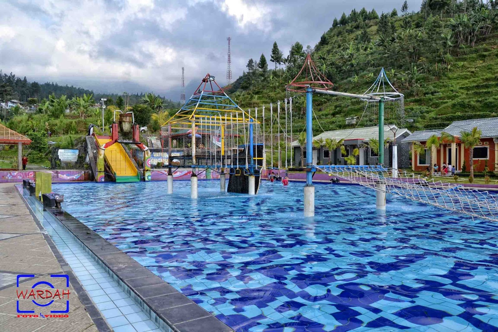 Hot Water Boom Guciku, Pemandian Air Panas Alami di Tegal Hot Water Boom Guciku, Pemandian Air Panas Alami di Tegal