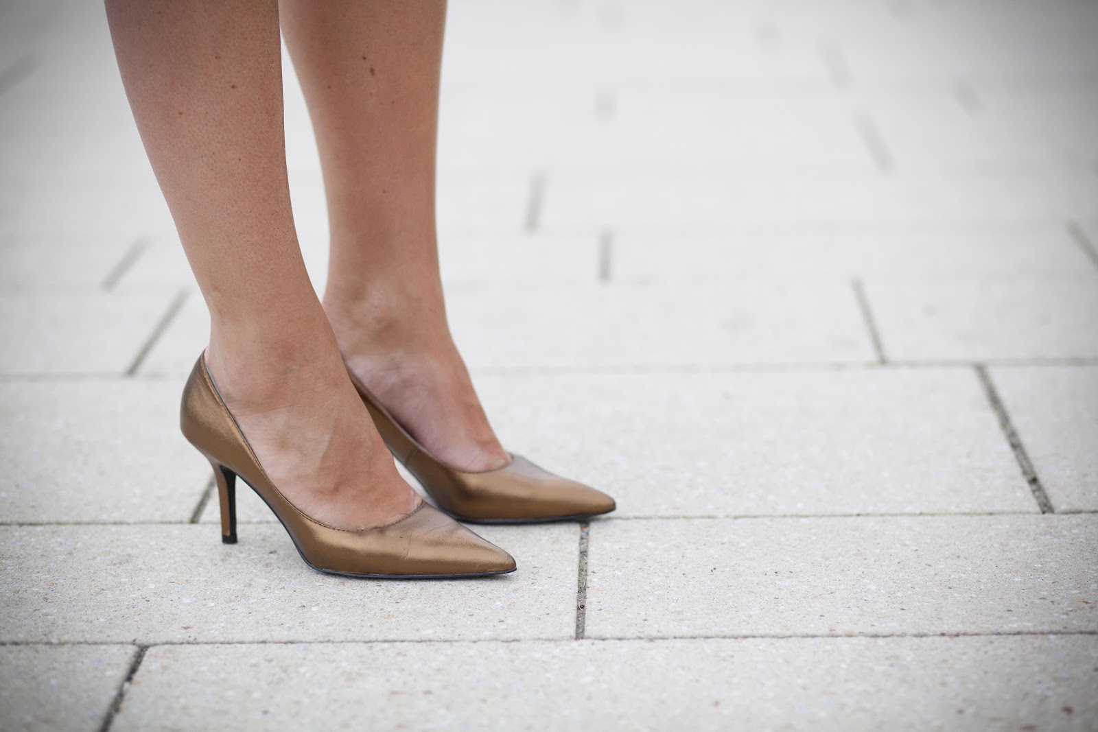 OUTFITPOST: THE POINTED HEELS | Fashionista Chloë