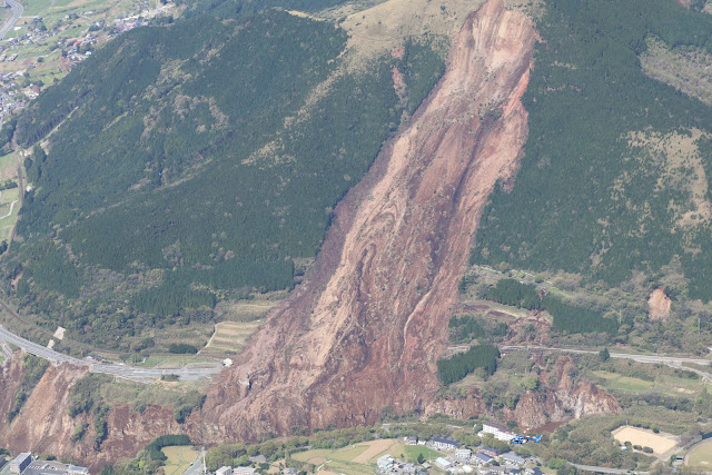 南阿蘇村周辺をGoogle 災害情報マップに追加されたことを示す画像。