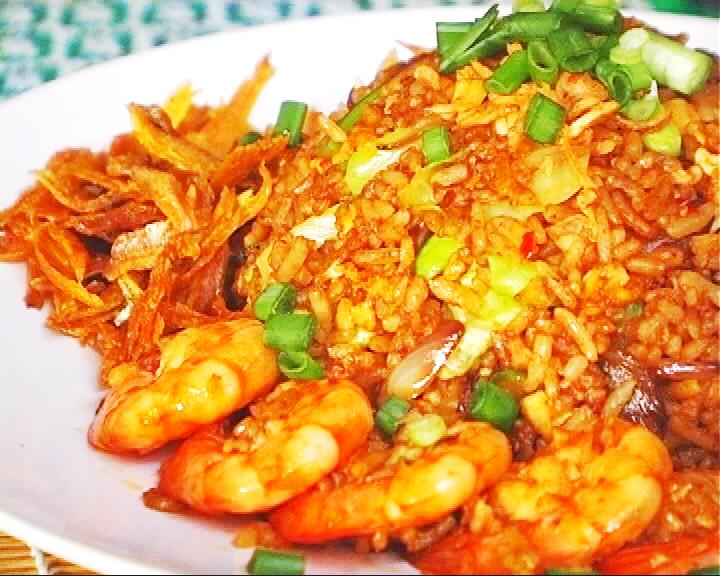 Cara membuat nasi goreng seafood dalam bahasa inggris