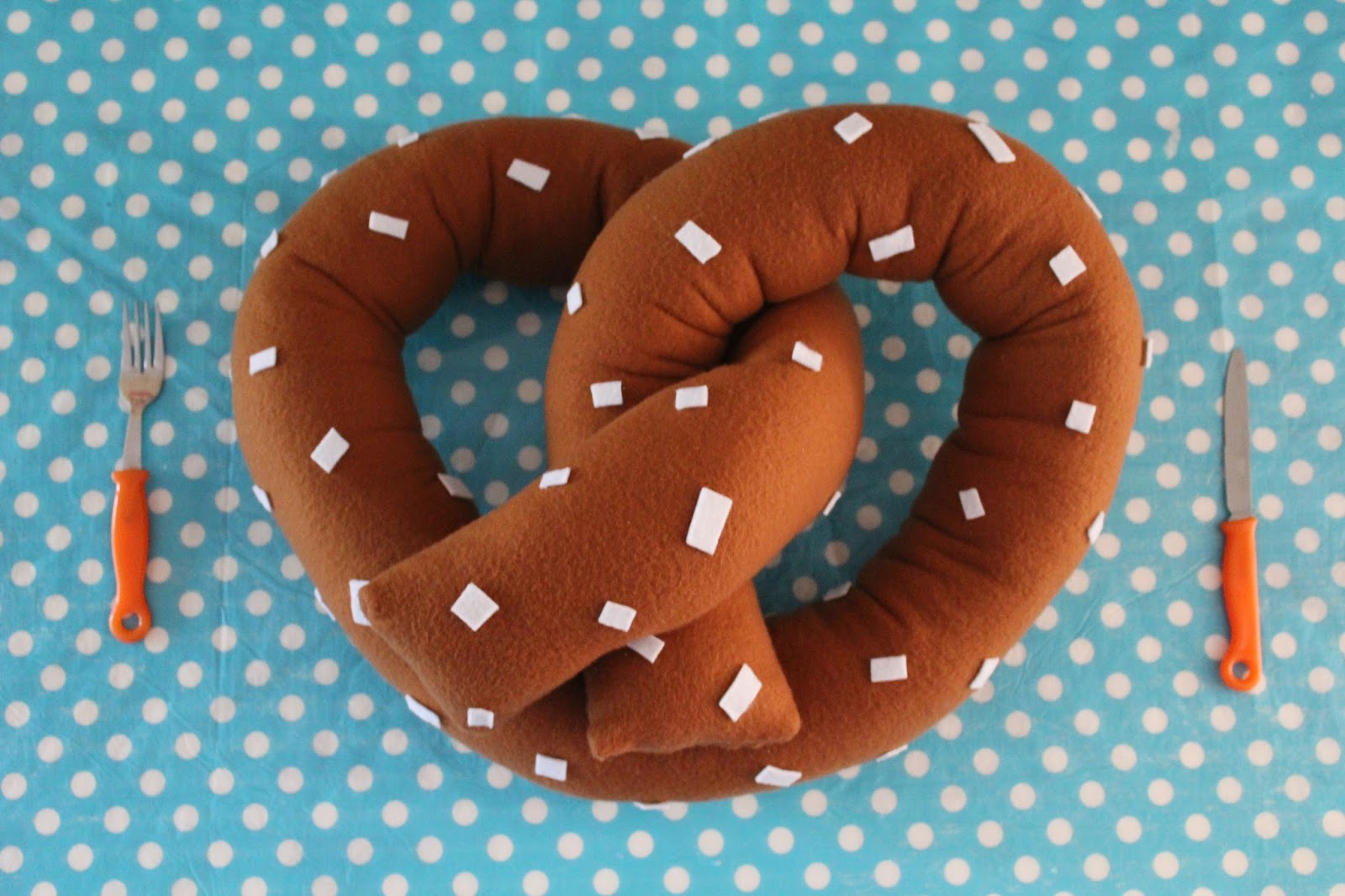 tea and craft Pretzel Pillows Crafternoon