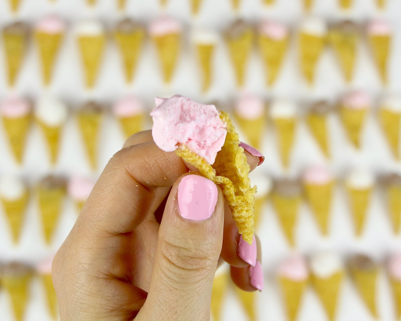 {VIDEO} Mini Bugle Ice Cream Cone Meringues The Lindsay Ann