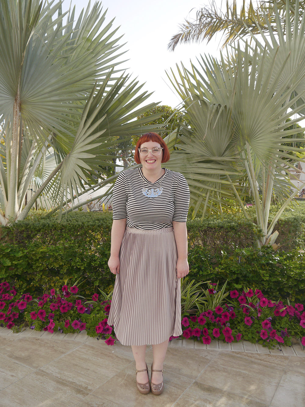 What to Wear in Dubai what helen wore, holiday outfit, what to wear in Dubai, summer holiday outfit, modest holiday outfit, H&M stripy tshirt, Zara pleated skirt, Charcot neclace, Spex Pistols glasses, Scottish blogger, Scottish style abroad, ginger hair, ginger bob, blogger with glasses