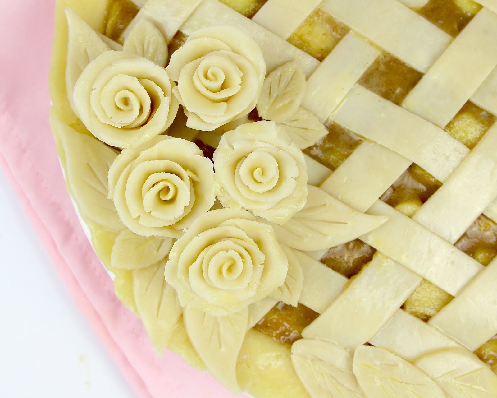 {VIDEO} THE BEST Apple Pie with Diamond Lattice Top and Pie Crust Roses