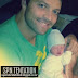 Misha Collins posta foto com sua filha recém nascida!