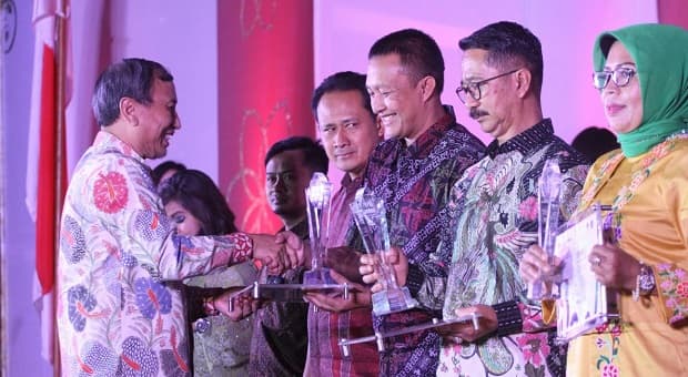 Humas Kota Bandung Terbaik Pertama di AMH 2017