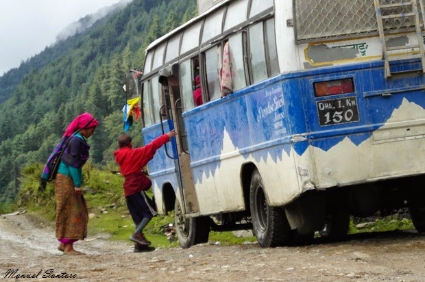 Sosta nei pressi del fiume Kali Gandaki Sosta nei pressi del fiume Kali Gandaki