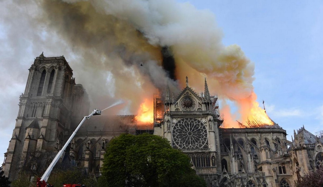 Собор парижской богоматери пожар