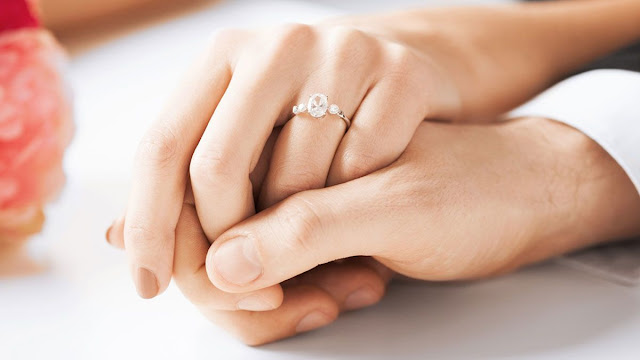 Terbongkar Sudah Mitos Kenapa Cincin Pernikahan Disematkan di Jari Manis