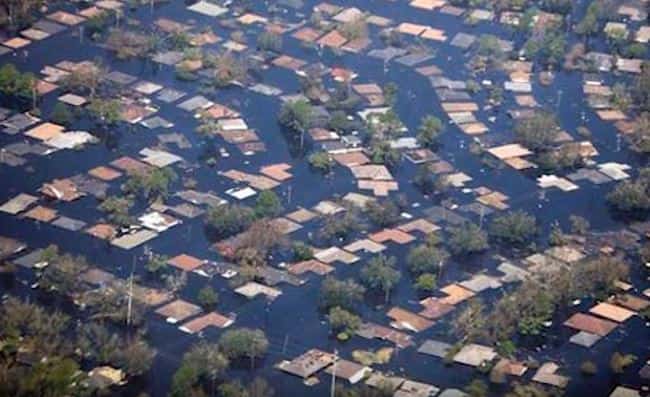 Top 10 Scariest Hurricanes That Will Make You Never Leave Your House Again