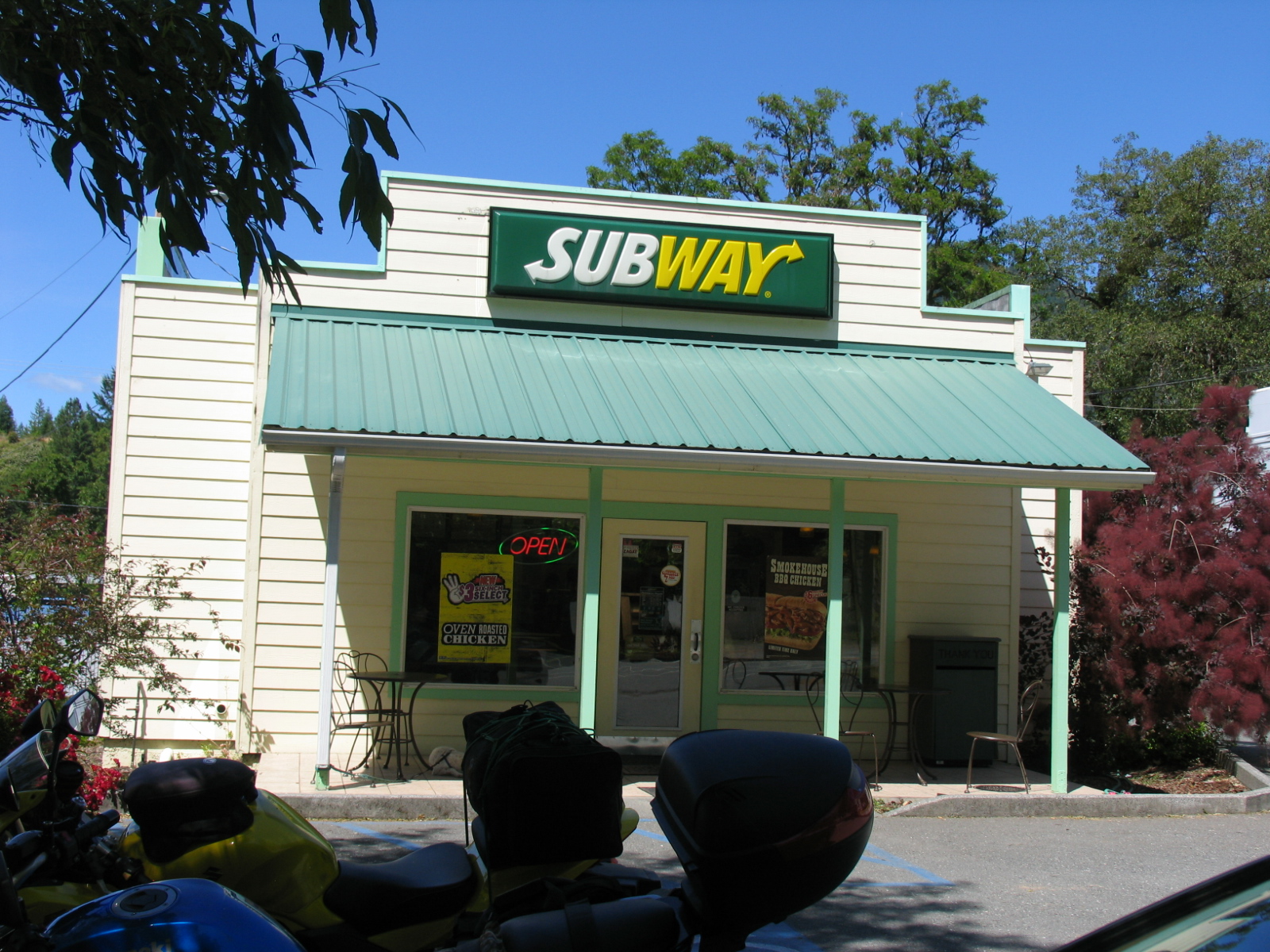 Patriot Gas / Subway Willow Creek, CA