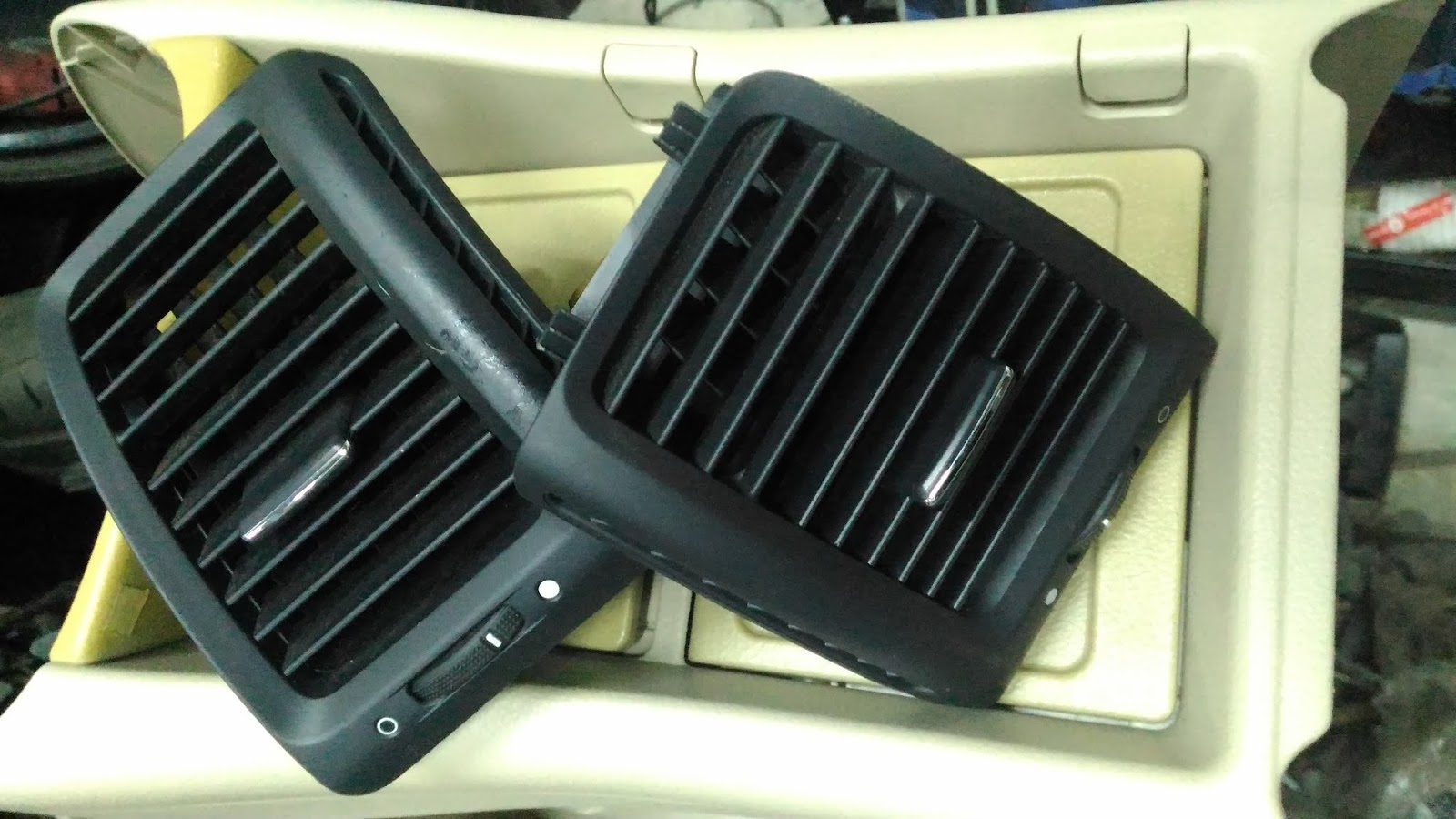 JDM car accessories and spare parts Louver aircond vent cover toyota