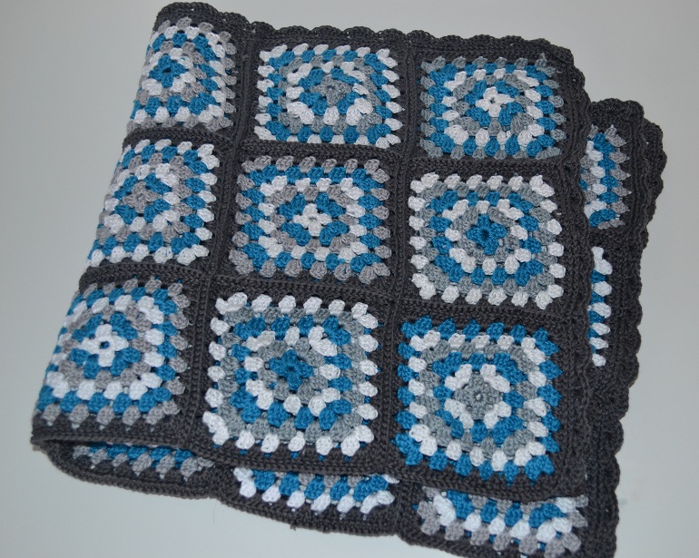 Welp Stipjes en datjes: Granny square babydeken gehaakt ER-11