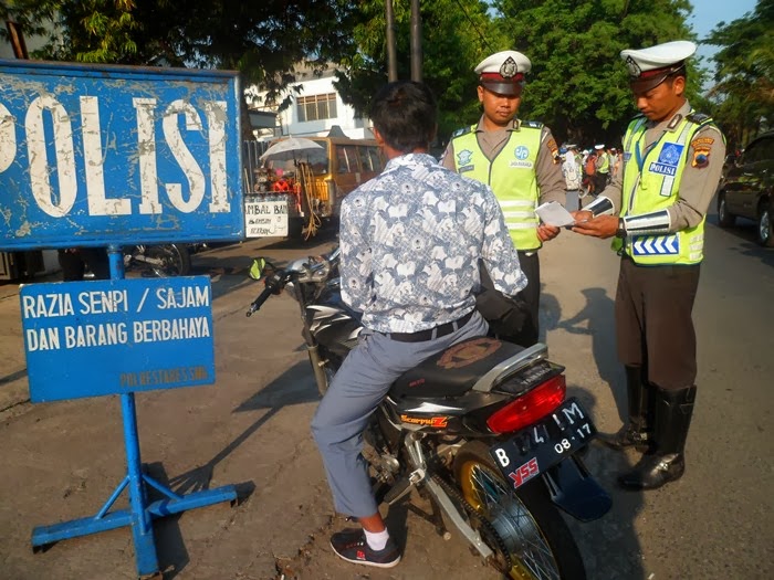 INFO POLDA NTT: PROSEDUR PEMERIKSAAN ATAU RAZIA KENDARAAN BERMOTOR