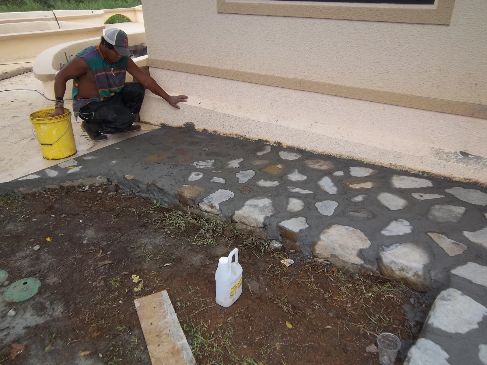 T.R. Services S.A.: Rock In Concrete