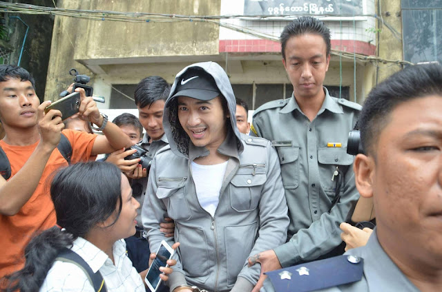 Moe Aung Yin Walks Into The Crowd To Face His Charge In Pazuntaung Police Station