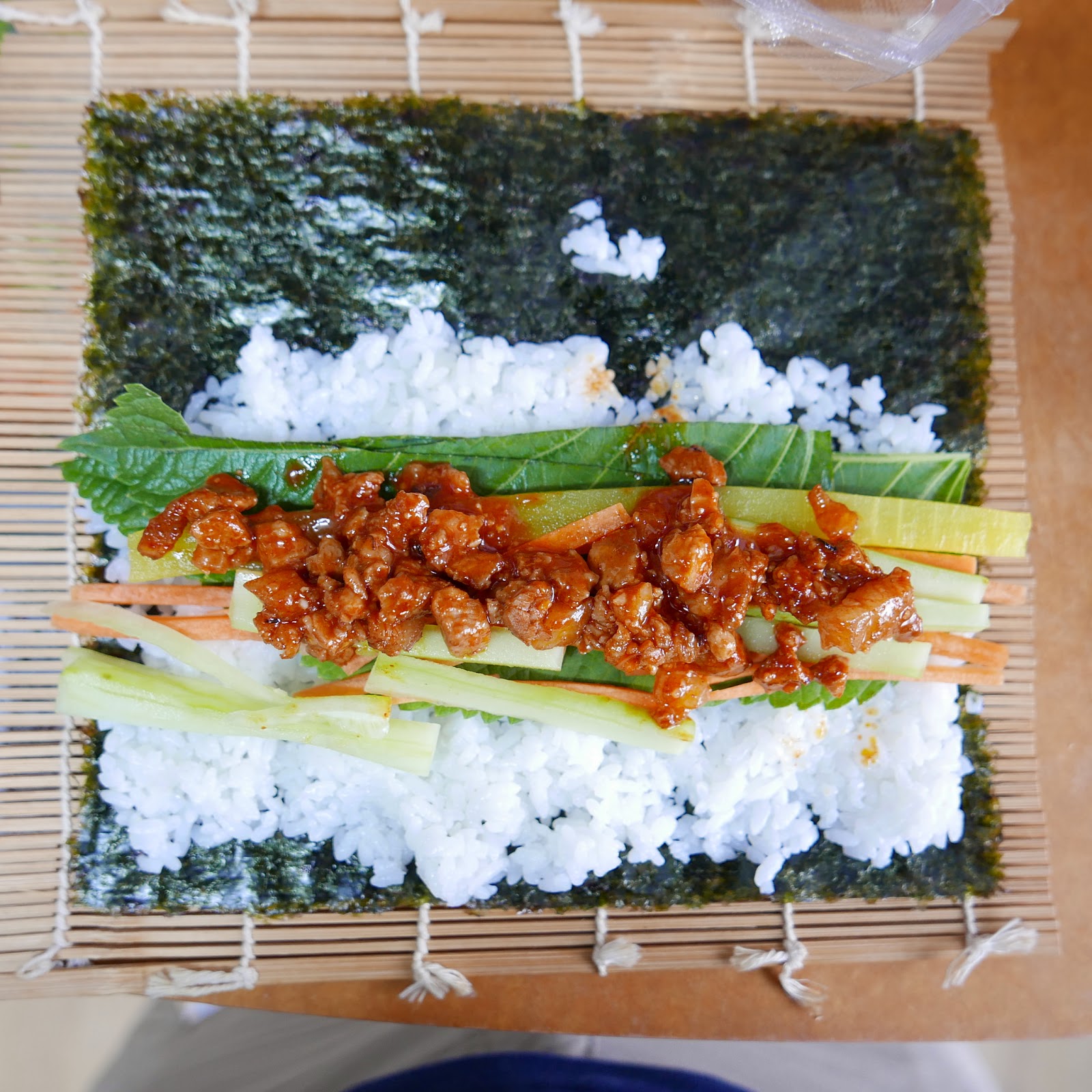 Dan can Cook: Spicy Pork Rice Rolls (Jaeyok Kimbap) - Seoul Eats