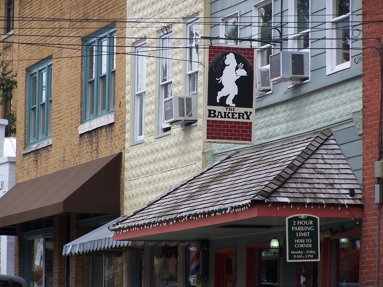 5. Lots of cool bakeries and restaurants our favorite is Food and Friends