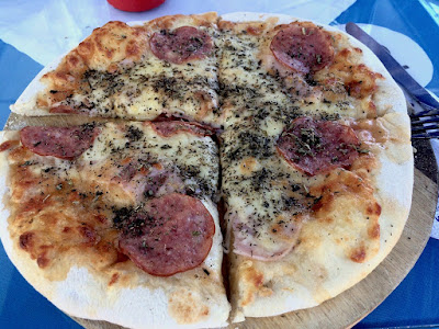 pizza at the Marazul restaurant, Salinas