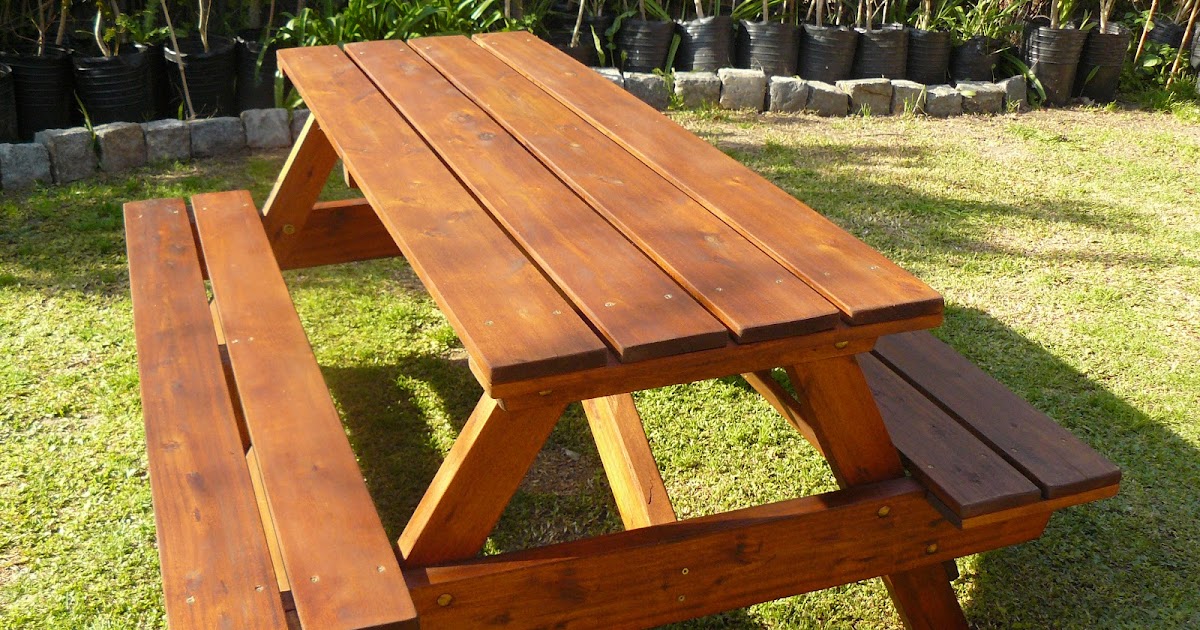 Jardín Sano: Mesa De Jardín Con Bancos Artesanal