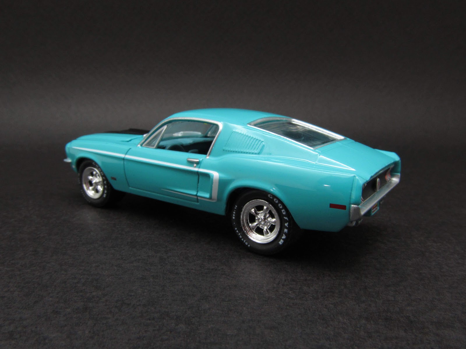 Diecast Hobbist: 1968 Ford Mustang GT 2+2 Fastback