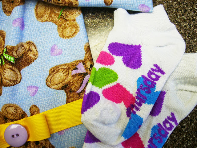 Operation Christmas Child Teddy Bear Shoe box heart socks