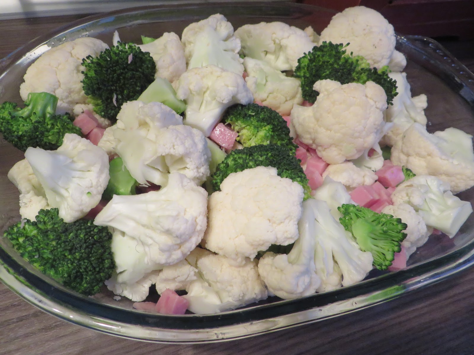 Ovenschotel met bloemkool, broccoli en hamblokjes