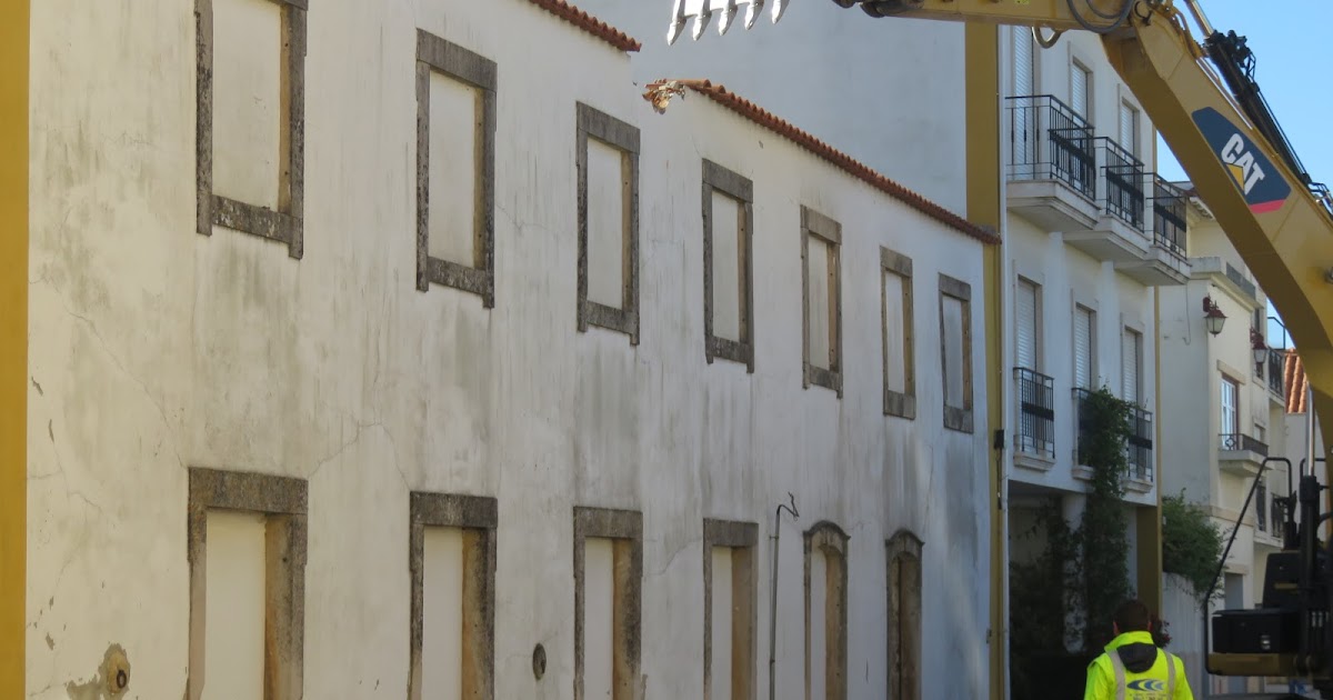 Demolição na Rua Alfredo Keil