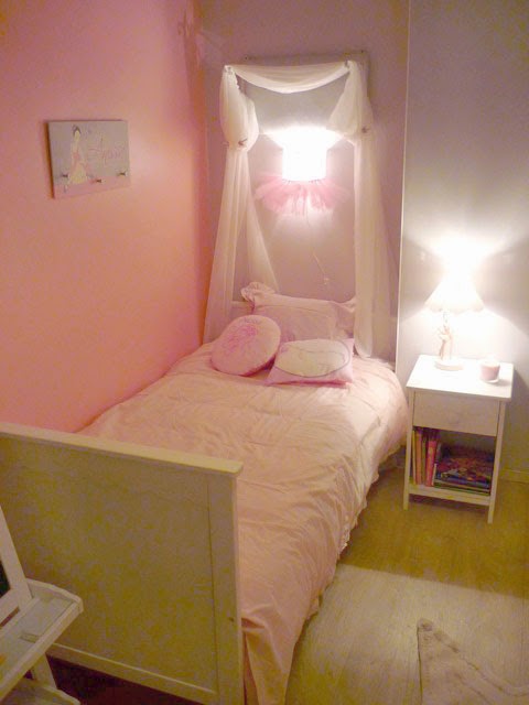 Un Portemanteau Danseuse Sur Www Deco Fr Pour La Chambre D Anissa