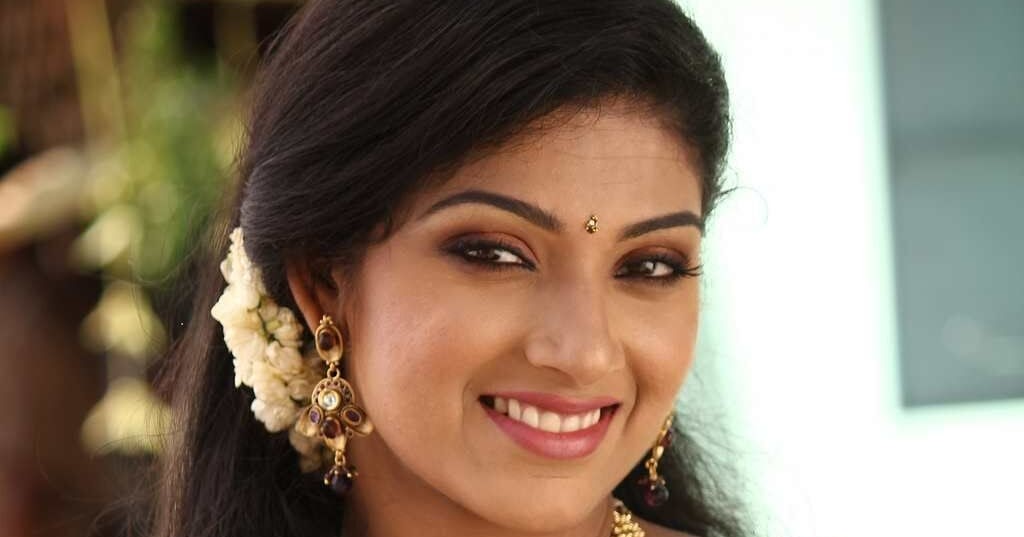 Avanthika Mohan Wiki, Affairs, Today Omg News, Updates, Hd Images Phone