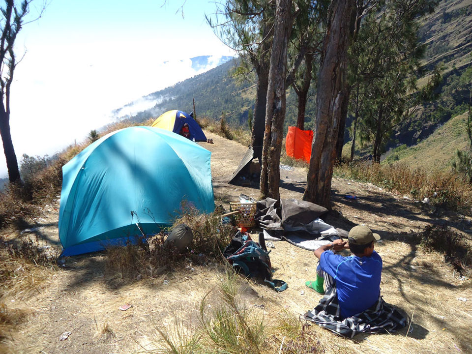 Pos 2 Plawangan Sembalun 2639 meter Gunung Rinjani Pos 2 Plawangan Sembalun 2639 meter Gunung Rinjani