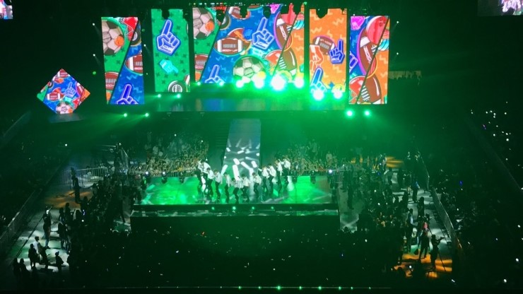 어제자 취저였던 남돌 공항패션.jpg | 인스티즈