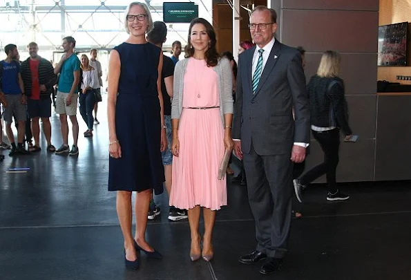 Crown Princess Mary attended the lecture 'Quantum Black Holes' by Stephen W. Hawking. Hugo Boss Clutch Bag, Gianvito Rossi Shoes, Prada dress