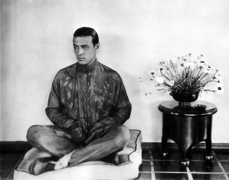 Arkæolog Morse kode Springboard The Sex Symbol of the 1920s: Portrait Photos of Rudolph Valentino During  His Short Life ~ Vintage Everyday