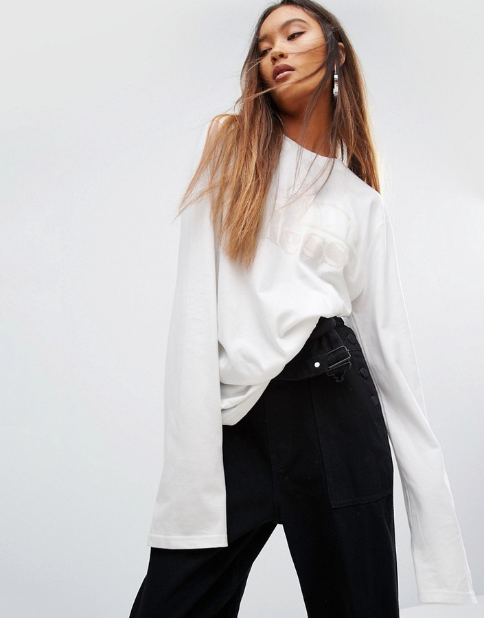 Style is all Statement sleeves.